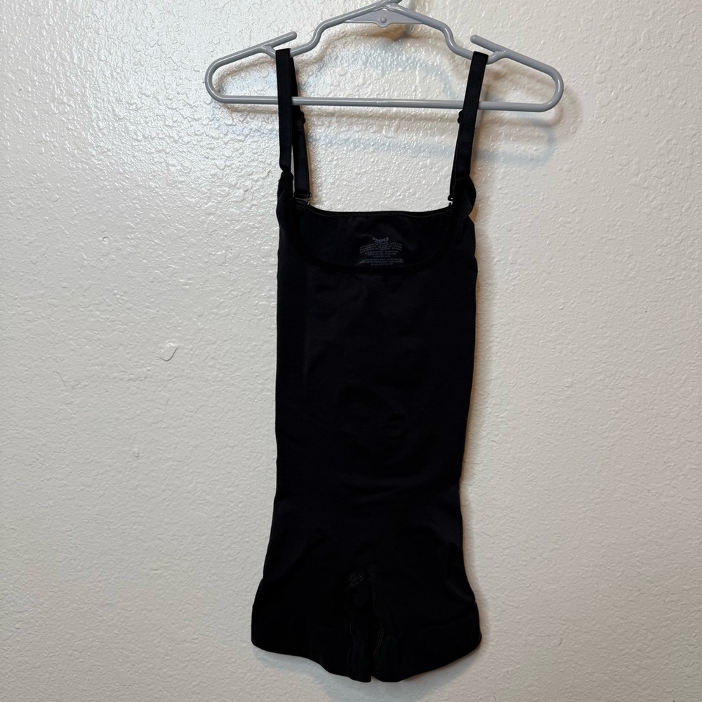 Skims Black One Piece Shorts Bodysuit Adjustable Straps Size Extra Small